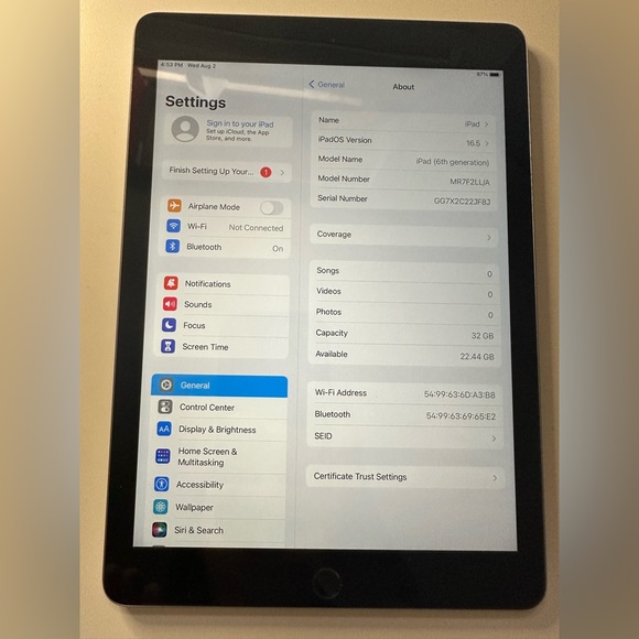 iPad 6th Gen - Picture 3 of 3